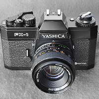 Yashica FX-1.